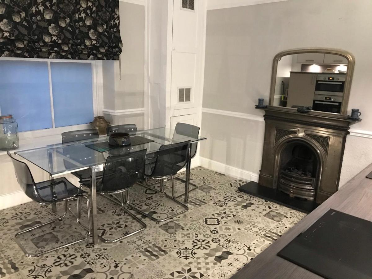 Apartment Crescent Bank